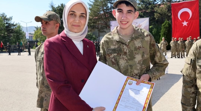 Afyonkarahisar’da Anlamlı Tören: Temsili Askerlikte Gözyaşları ve Gurur Bir Arada