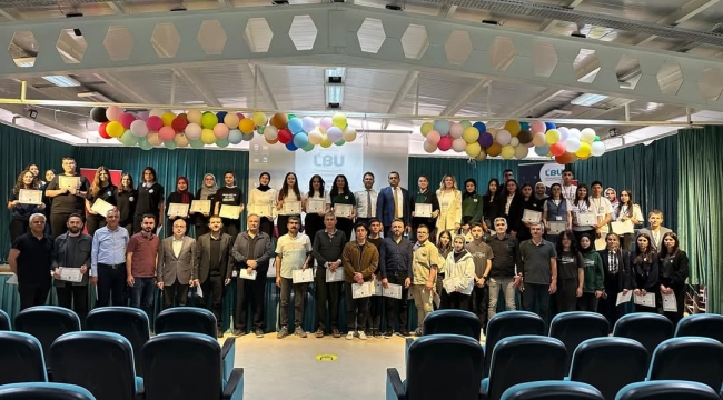 Afyonkarahisar’da Liselilerden Bilim Şöleni: 10 Okul, 55 Öğrenci, Onlarca Proje!