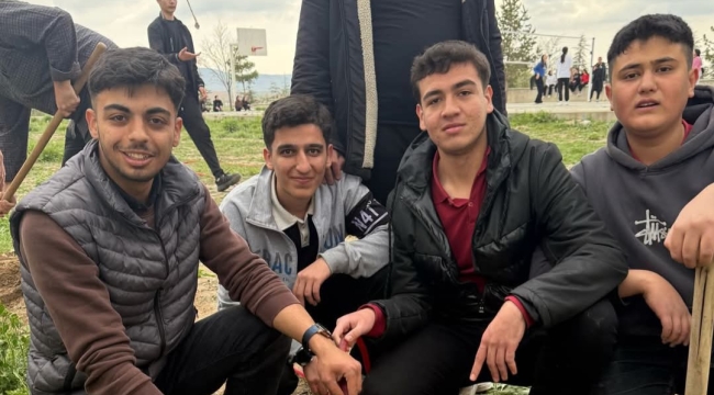 Bolvadin'de Bahçeyi Ağaçlandırdılar