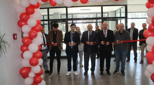 Bolvadin’de Bilim Rüzgârı: TÜBİTAK 4006 Fuarı TOBB Anadolu İmam Hatip Lisesi’nde Açıldı