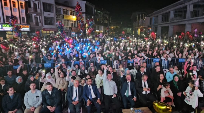 Bolvadin’de Hakan Peker Konseri Düzenlendi