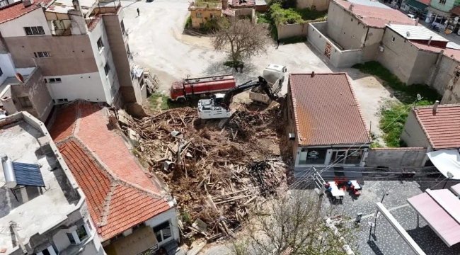 Bolvadin'de O Yangın Alanı Temizleniyor