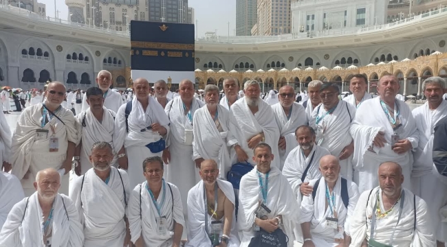 Bolvadin’den Kâbe’ye Manevî Yolculuk: Haşmet Turizm Hacıları Dualarla Mukaddes Topraklarda