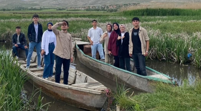 Çay İlçesinde Öğrencilere Bataklığı Gezdirdiler