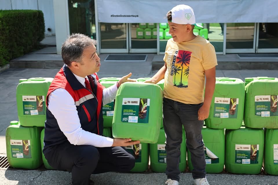 Afyonkarahisar'da 600 Litre Asit Dağıttılar