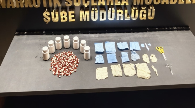 Afyon’da Zehir Tacirine Darbe: Sentetik Ecza ve Uyuşturucu Peçeteler Ele Geçirildi!