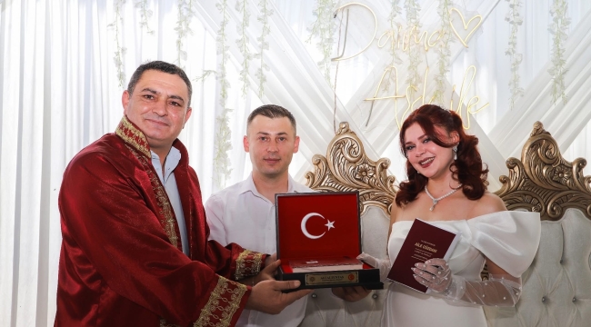 Başkan Altuntaş Polis Memurunu Mutlu Gününde Yalnız Bırakmadı