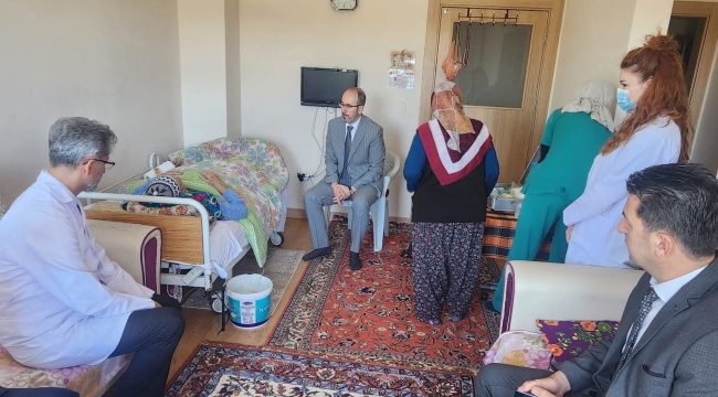 Dr. Öztürk'ten Hem Hastalara Hem Personele Destek