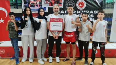 Bolvadinli Kickboksçular Kütahya’dan Madalya ile Döndü