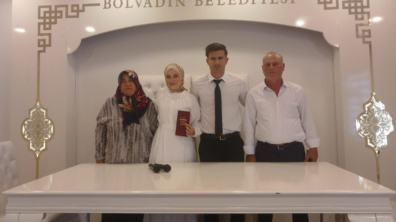 Bolvadin'de Çetin Ailesinin Mutlu Günü