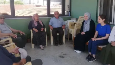 Emirdağ'da Vatandaşın Evine Gidip Tansiyon Ölçüp Şeker Düşürüyorlar
