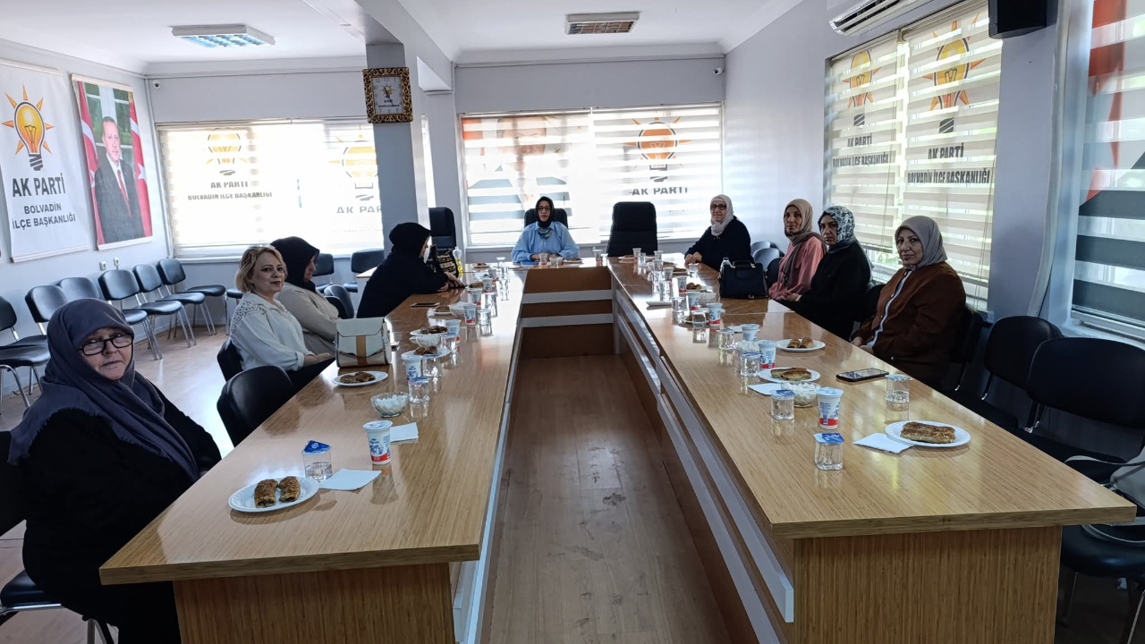 AK Partili Kadınlar Bolvadin'de Buluştu! Daha Fazla Saha Daha Fazla Üye