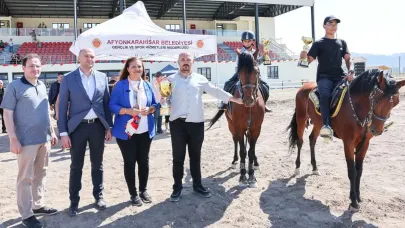 Afyonkarahisar'da Rahvan At Yarışları Coşkuyla Sahnelendi