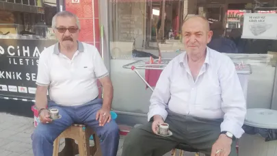 Bolvadin’in Berberi Ali Tekdemir, Makasıyla 45 Yılı Aşkın Tarih Yazdı