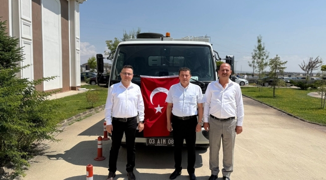 AK Partili Karyağdı Açıkladı: Bolvadin&#039;e Bir Adet Çöp Kamyonu Kazandırıldı