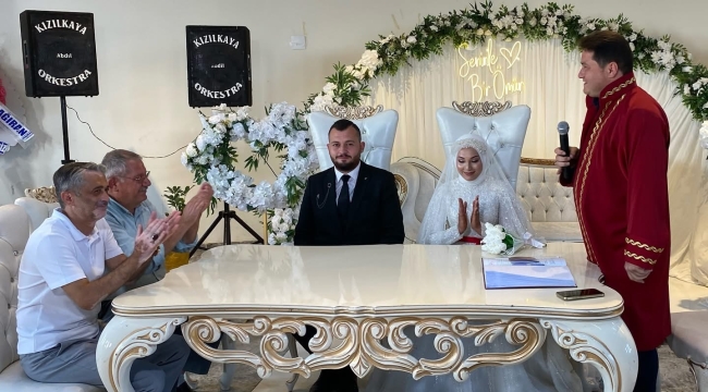 Bolvadin'de Elif Sude ve Mehmet Dünyaevine Girdi