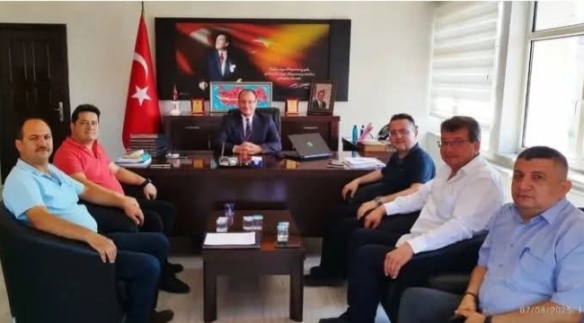 Bolvadin'e Daha Çok Fabrika Gelsin Diye Toplandılar