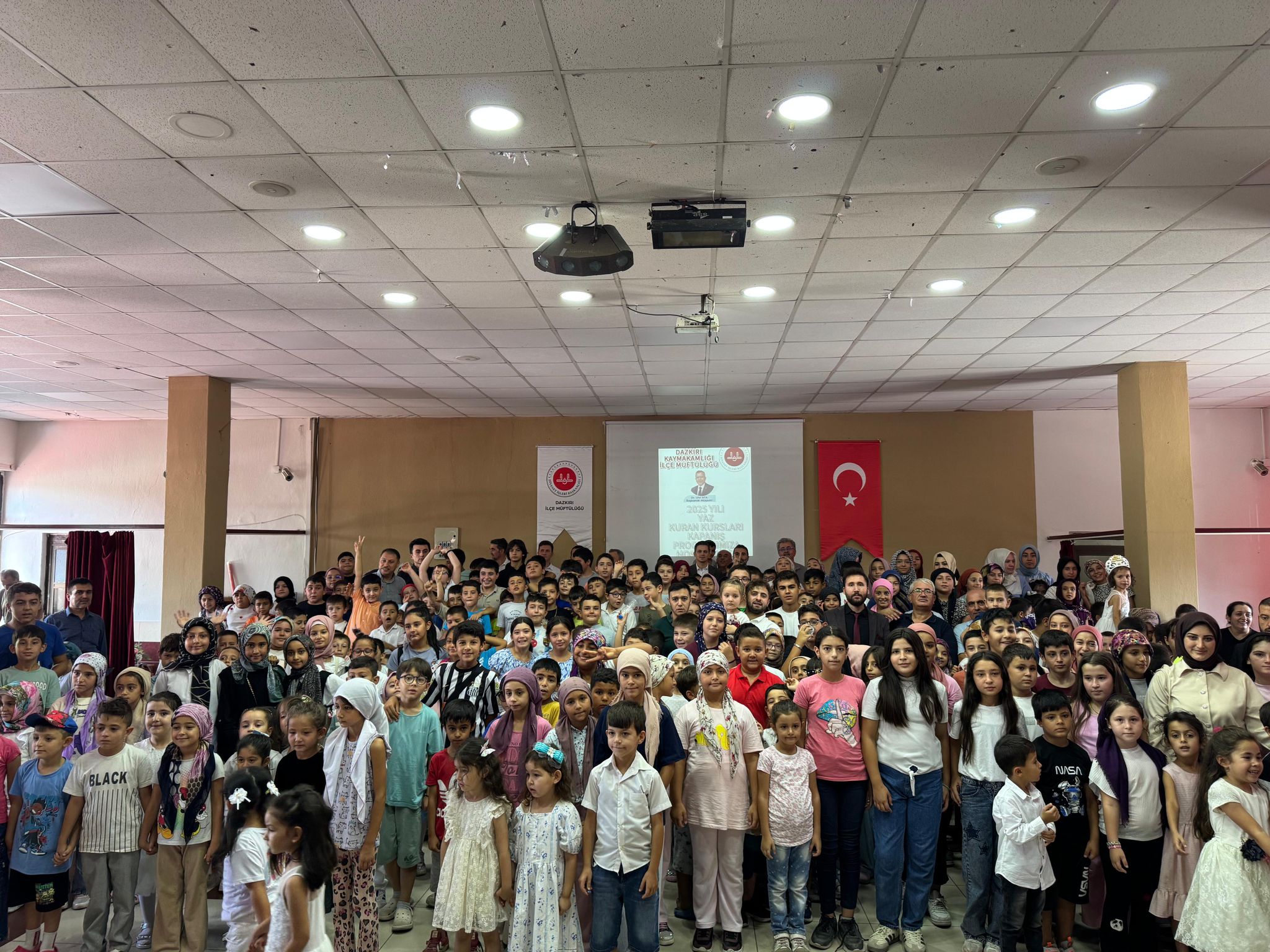 Dazkırı İlçe Müftülüğü'nden 500 Öğrenciye Kuran Programı