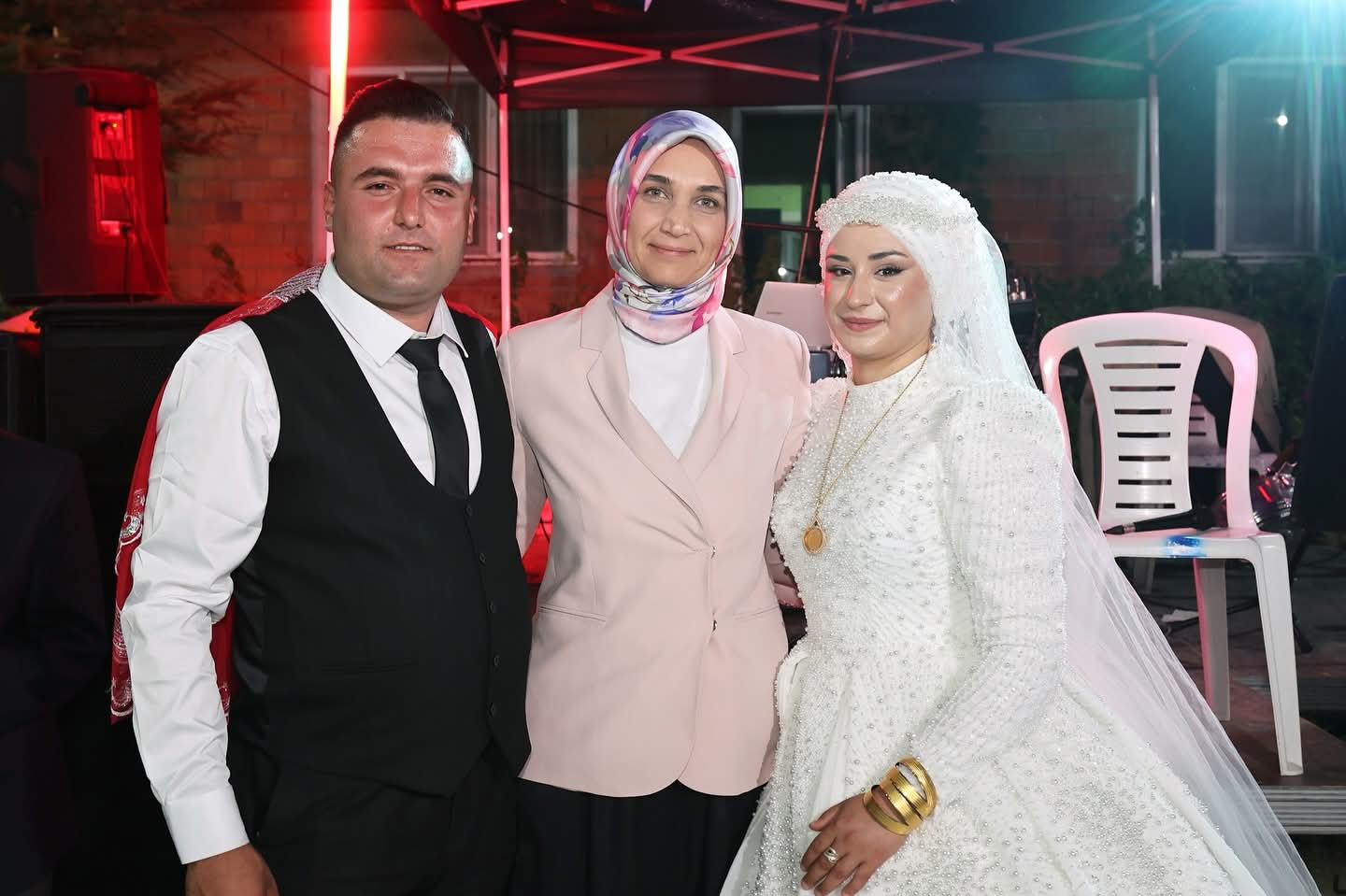 Vali Yiğitbaşı Gazi Torunun Düğününe Katıldı