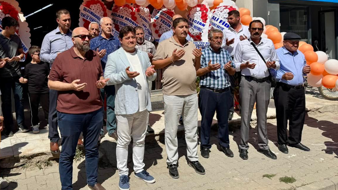 Bolvadin'de Ayan Hırdavat Açıldı