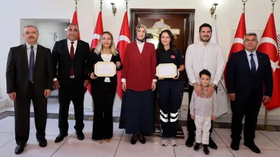 Afyonkarahisar'da Başarılı Personeller Ödüllendirildi