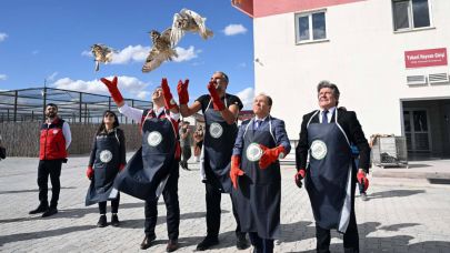 Afyonkarahisar'da 35 Yırtıcı Kuş Doğaya Salındı