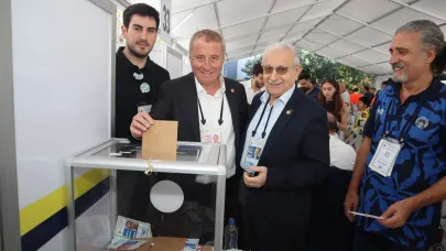 İYİ Partili Milletvekili Hakan Şeref Olgun Fenerbahçe Oyunu Kullandı