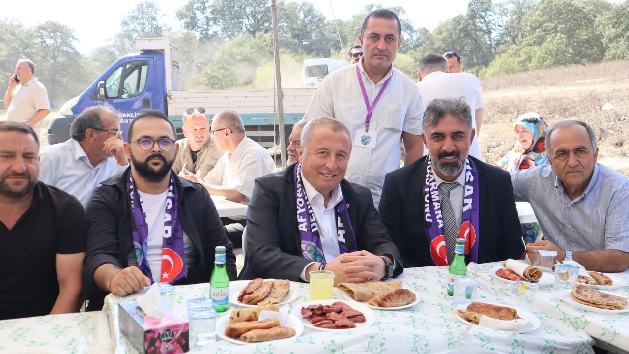 İYİ Partili Olgun İstanbul'da Katmer Şenliğine Katıldı
