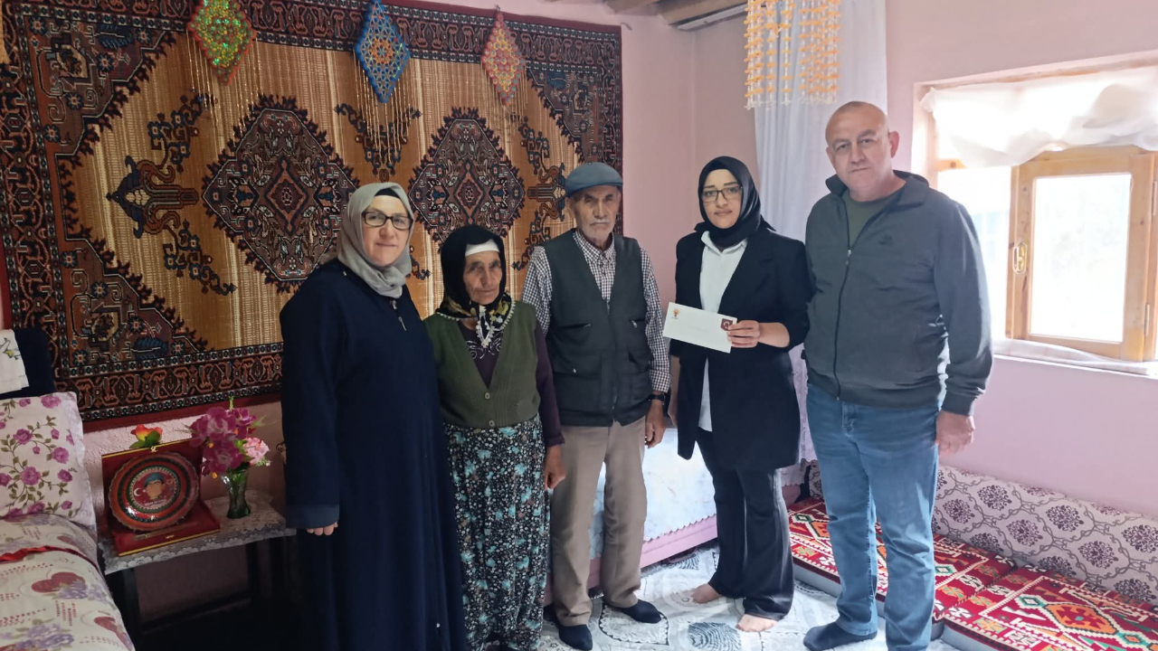 AK Parti Bolvadin'de Şehit Aileleriyle Buluştu