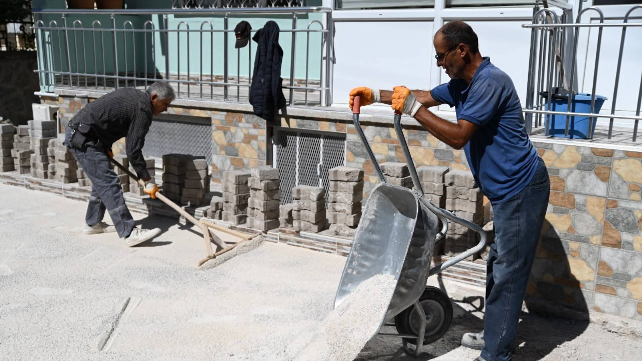 Emirdağ'ın Her Sokağı İnci Gibi Yapılıyor