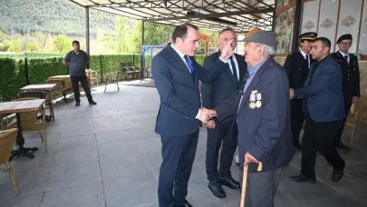 Çay İlçesinde Gaziler Günü Onuruna Yemek Verildi