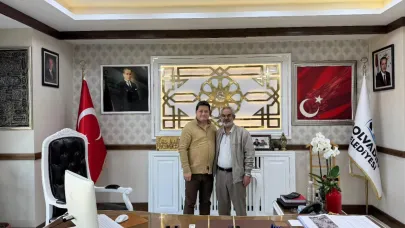 Bolvadin'de Öğrencisini Başkan Olarak Görünce Gurur Duyduğunu Söyledi