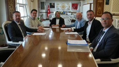 Bolvadin'de Başıboş Köpekler İçin Toplandılar