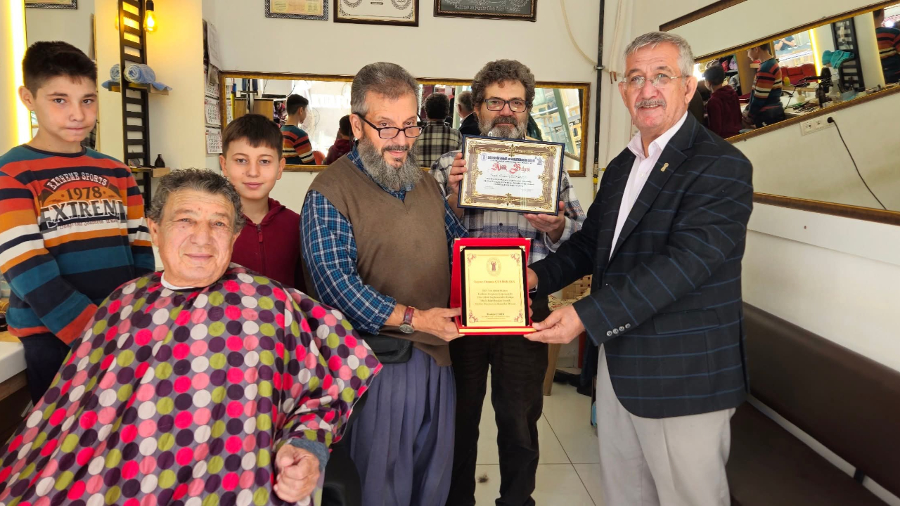 Bolvadin&#039;de Ahilik Haftasını Plaket Vererek Kutladılar