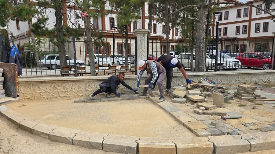 Bolvadin'de Yol Yapım Çalışmaları Tüm Hızıyla Sürüyor
