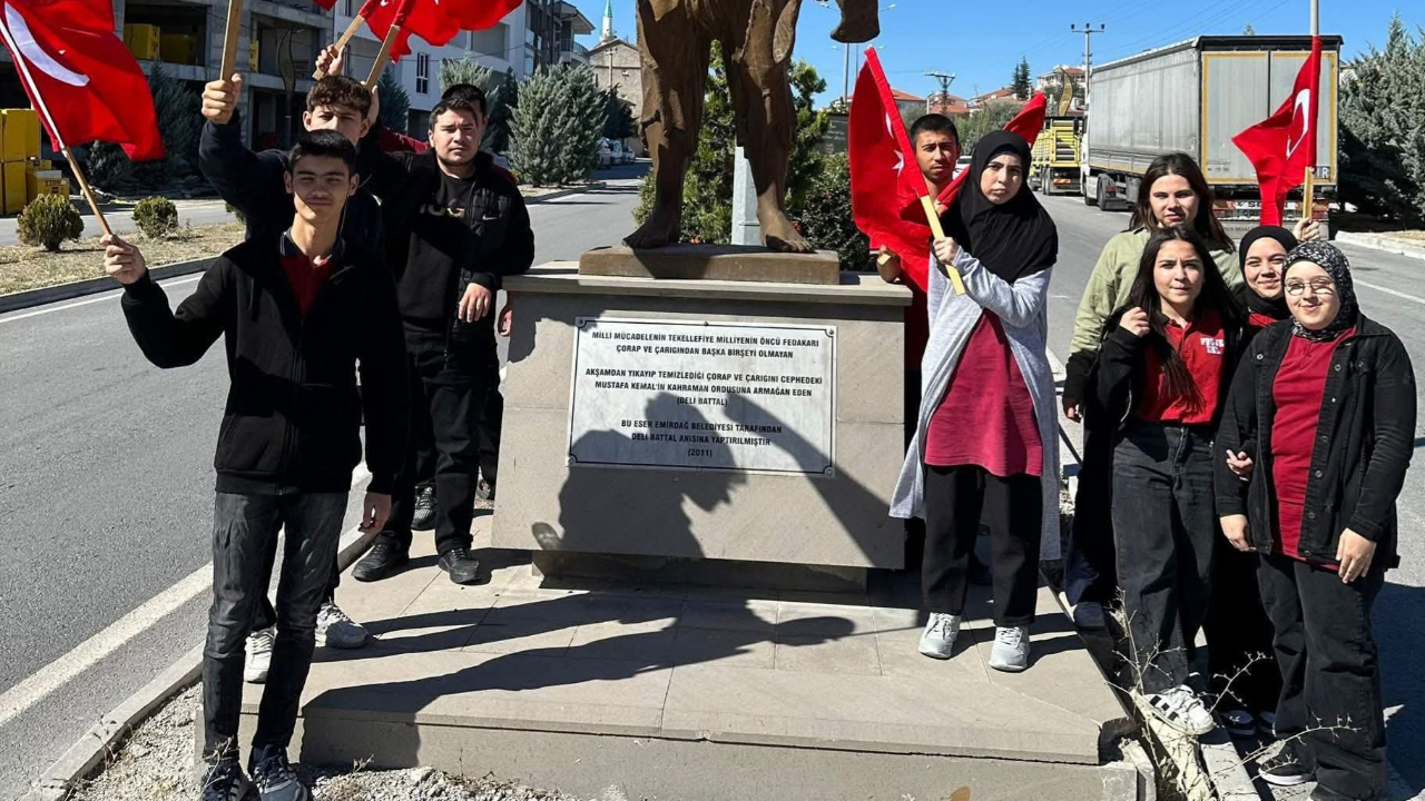 Emirdağlı Öğrencilerden Deli Battal’a Ziyaret
