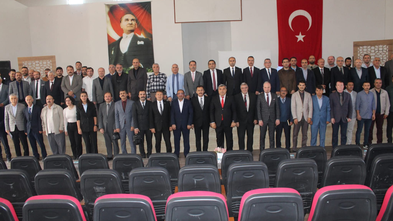 Bolvadin&#039;de Yönetici Akademileri Projesi İl Müdürü Sünnetci Tarafından Başlatıldı