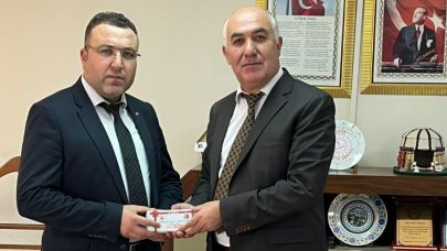 Emirdağ’da İhtiyaç Sahibi Öğrencilere Hediye Çeki Desteği Veriliyor