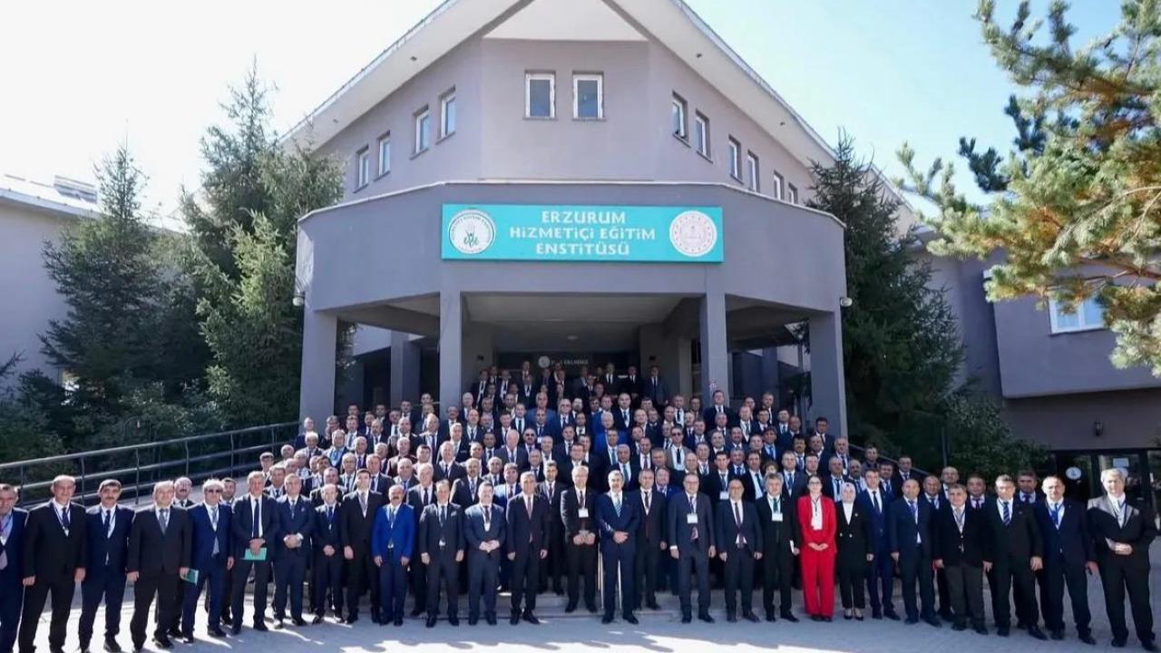 Afyonkarahisar İlçe Müdürleri Erzurum’daki Eğitim Toplantısına Katıldı