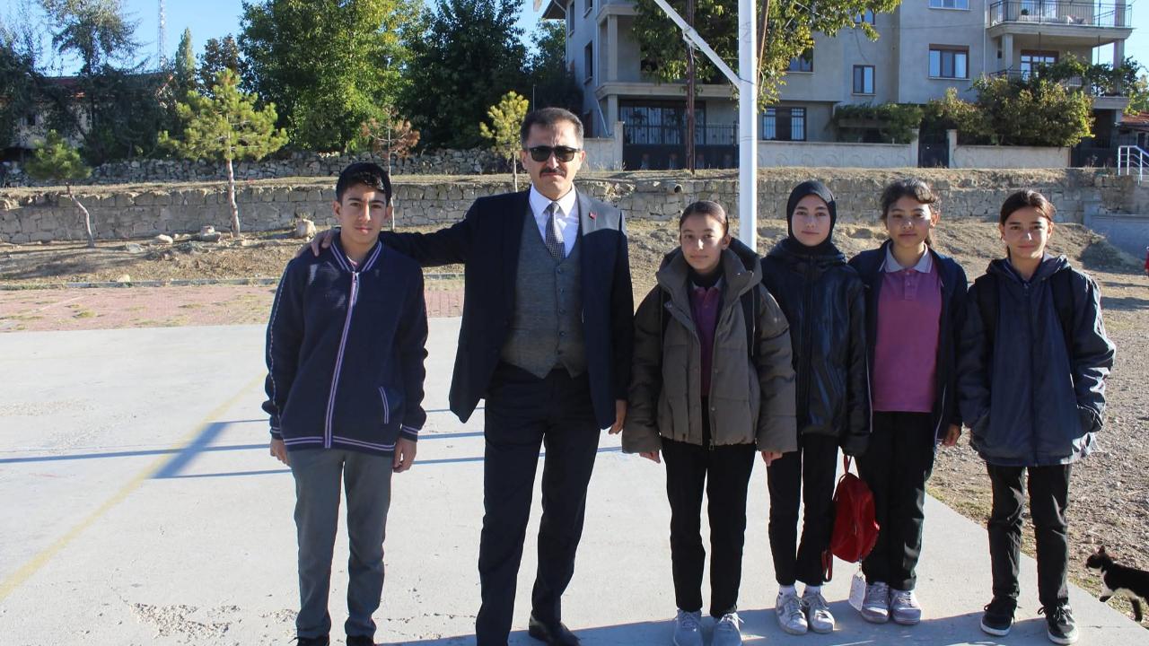 Bolvadin Bu Müdüre Maşallah Çekiyor