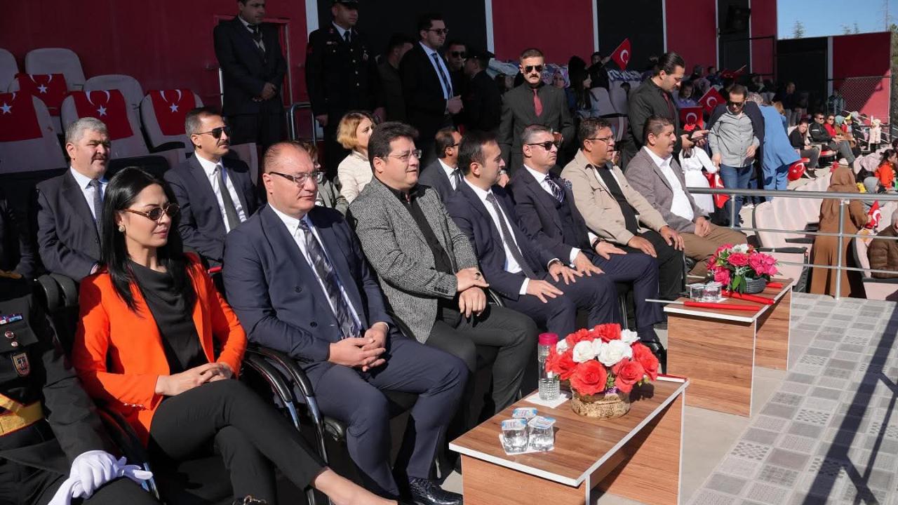 Bolvadin’de Cumhuriyetin 102. Yılı Coşkuyla Kutlandı