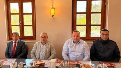 Şuhut İlçesinde Muhtarlarla Keşkek Evi'nde Buluştular