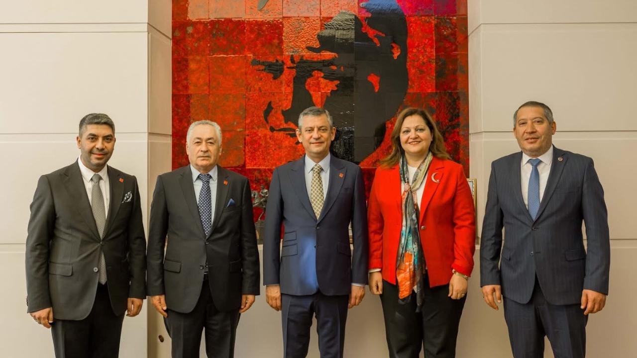 Afyonkarahisar CHP Heyeti ve Köksal CHP Genel Başkanı Özel İle Buluştu