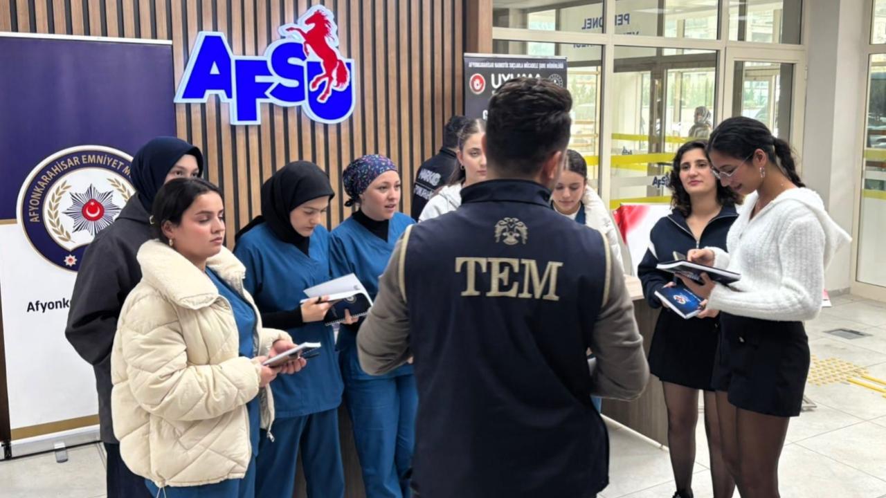 Afyonkarahisar Üniversitelerinde 17 Bin Öğrenciye Güvenlik Bilgilendirmesi Yapıldı