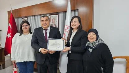 Afyonkarahisar’da Fedakar Öğretmen Ödüllendirildi