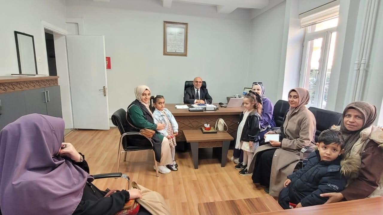 Afyonkarahisar&#039;da Miniklerden Karınca Kararınca Bağış Kampanyası