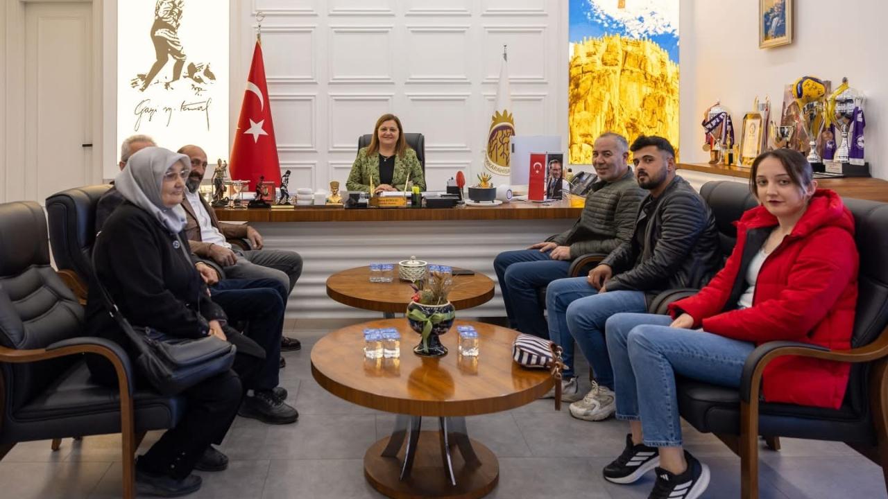 Başkan Burcu Köksal CHP Bolvadin Heyetini Ağırladı