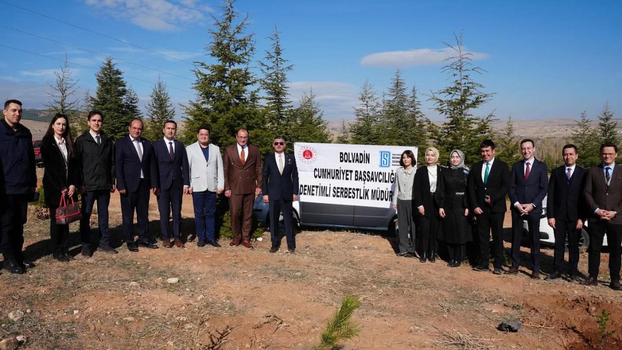 Bolvadin Dişli Kasabasında 1000 Adet Fidan Diktiler