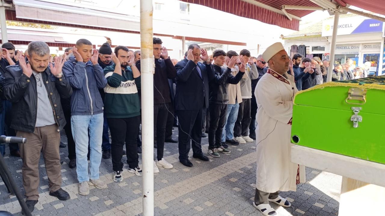 Bolvadin’de İYİ Parti Camiasında Hüzünlü Veda Gerçekleşti