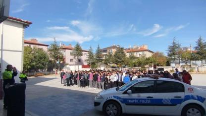 Bolvadin’de Öğrencilere Trafik Eğitimi: “Yolun Kralı Yoktur, Kuralı Vardır”